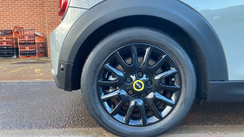 MINI Hatchback 135kW Cooper S Level 2 33kWh 3dr Auto Electric Hatchback